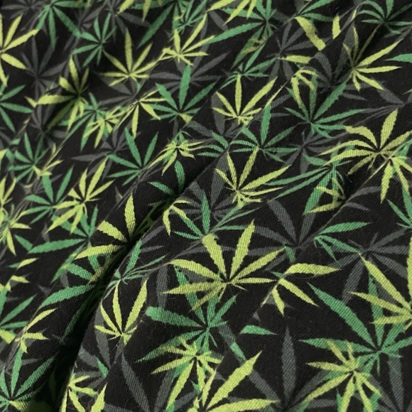 Cute green happy plant skirt - Picture 3 of 6